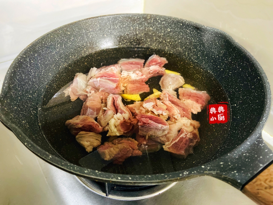 土豆炖牛肉滋养脾胃味道鲜美,土豆炖牛肉怎样做老年人能吃