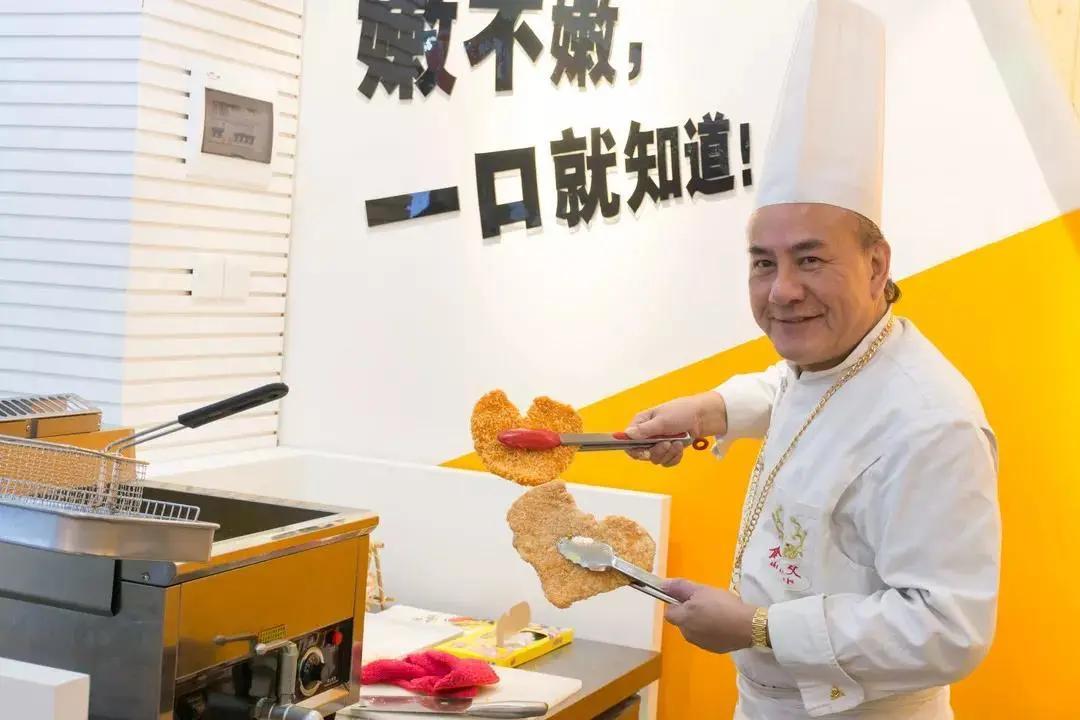 摇滚鸡排真的好吃到不行,里田摇滚鸡排