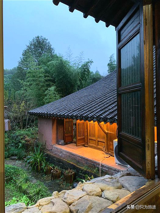 喝白酒的小姐姐古装,穿汉服喝白酒小姐姐