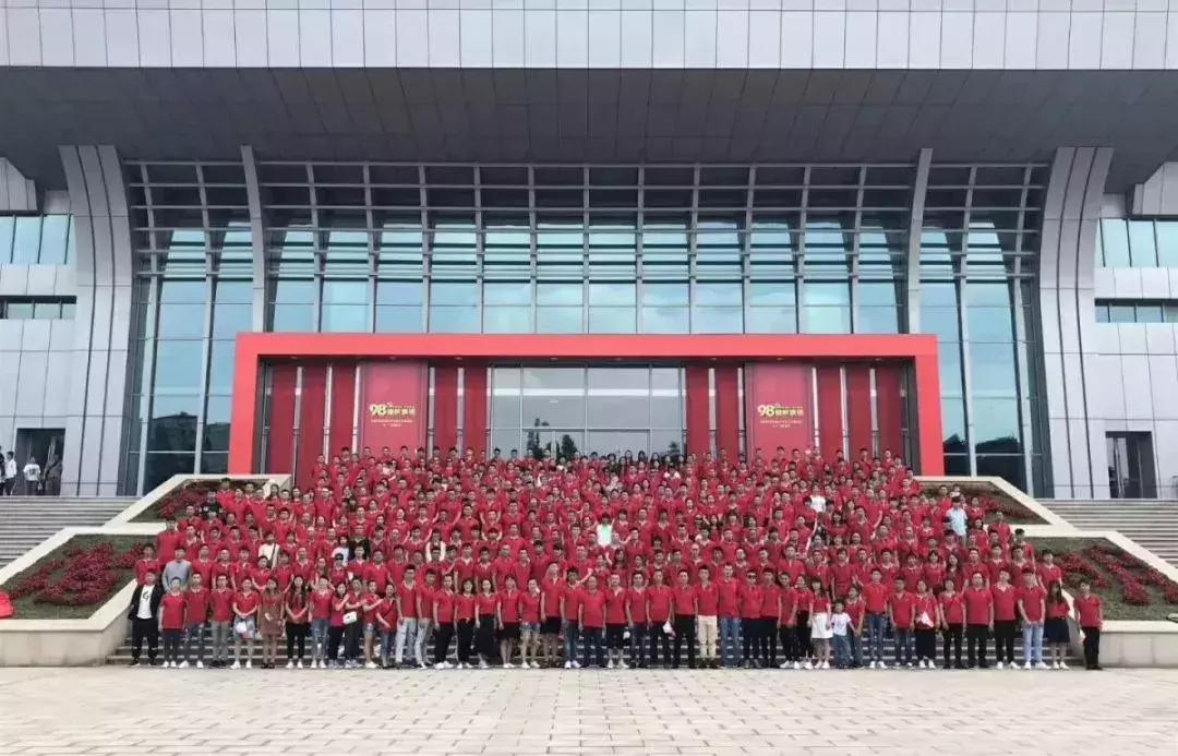 绿佳电动车员工,绿佳电动车集团