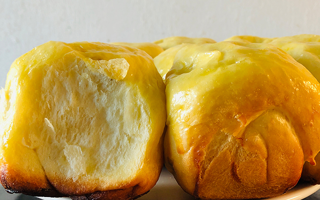 没有高筋面粉怎么用烤箱做面包,不用酵母粉就能做好吃的面包