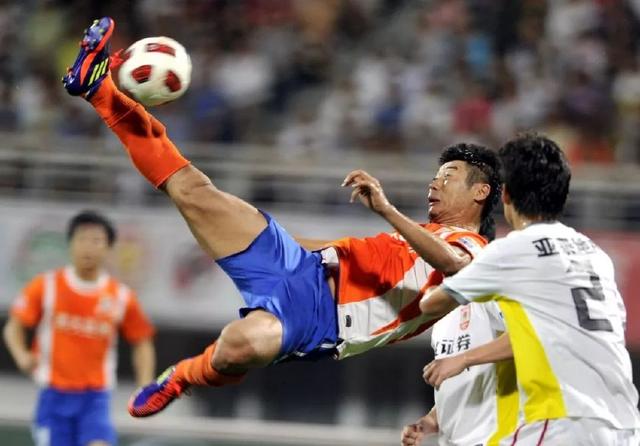 韩鹏郑铮九哥完整版,山东鲁能9号韩鹏