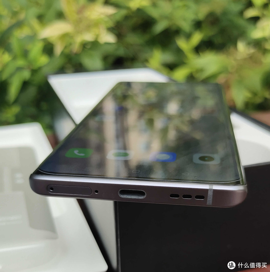 屏幕表现出色，老婆的美颜神机，realme真我GT大师探索版开箱