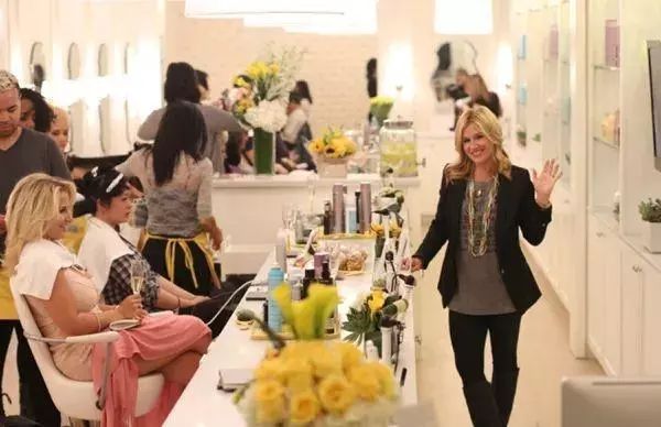 一家只做吹风造型的店，想成为医美机构的流量奶牛开店400家？