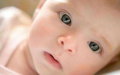 宝宝经常玩手机会斜视嘛,宝宝经常玩手机会近视么