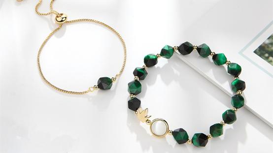 唤醒心中的优雅手链,用一条黄金手链迎接你的盎然生机