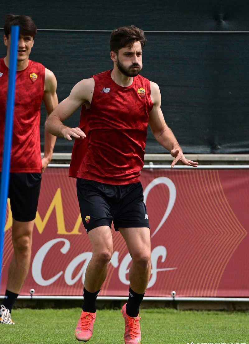 穆里尼奥罗马状态回暖,穆里尼奥重塑后防