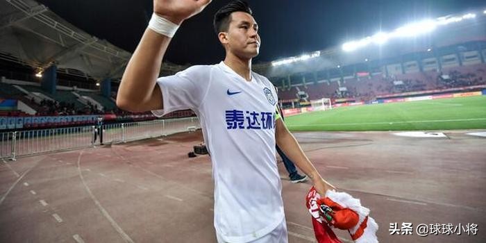 买提江转会上海上港,上海上港国脚李铁