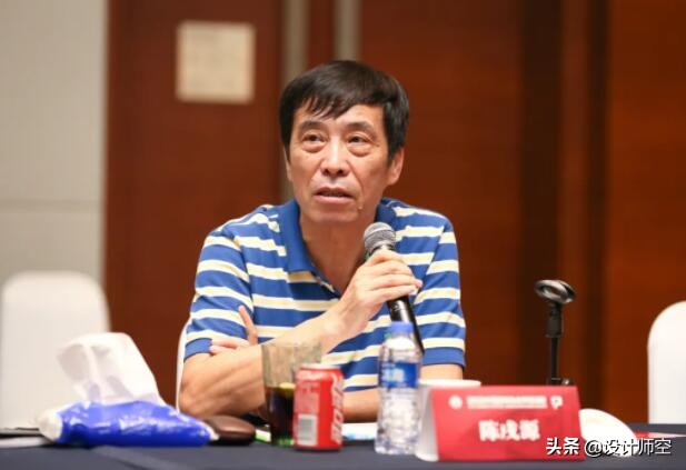 限薪和归化，莫非是主席为中国足球发展下的一盘大旗