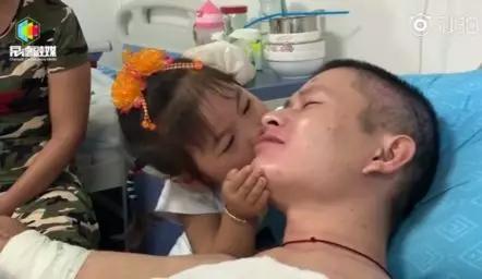 烈火英雄感动国人,烈火英雄看哭