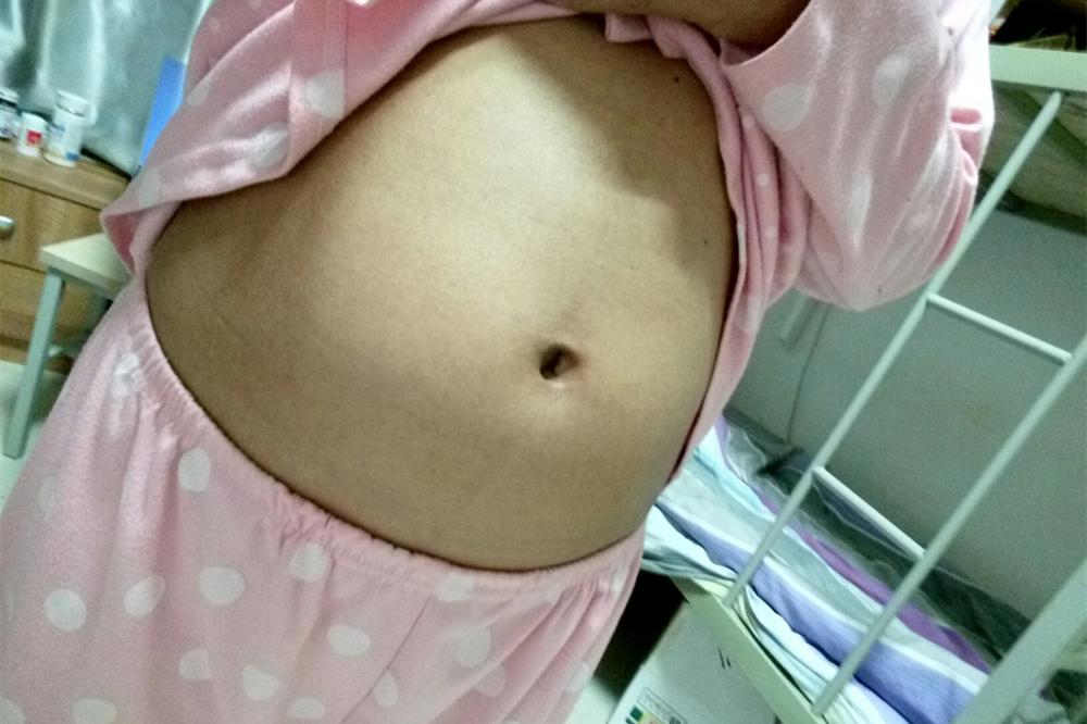 胎动一直在右边宝宝是什么姿势,宝宝在左边胎动明显说明什么