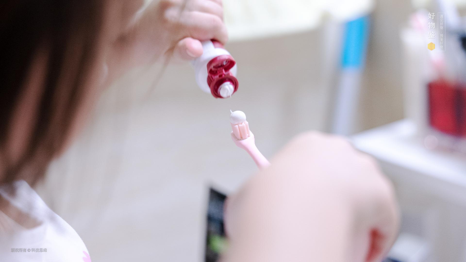 电动牙刷怎么给宝宝正确刷牙,孩子养成正确刷牙习惯的电动牙刷