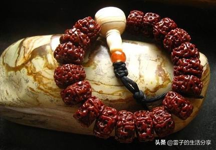 大尺寸星月菩提108颗蜜蜡配饰,文玩菩提子鉴赏