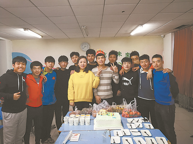 足球特色学校足球队展示,展示校园足球风采