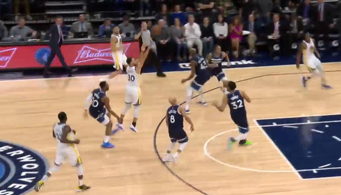 这也吹犯规？注定载入史册的无耻判罚！裁判*球赌**了吗？