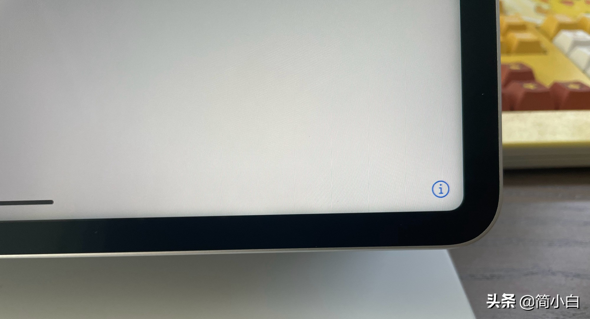 ipadpro屏幕出现黑点,苹果平板第四代ipadpro屏幕有白斑