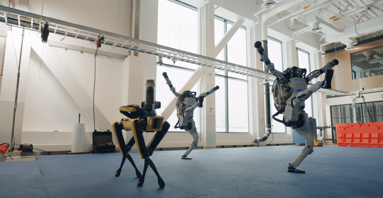 波士顿动力组团跳舞,波士顿动力全员跳舞