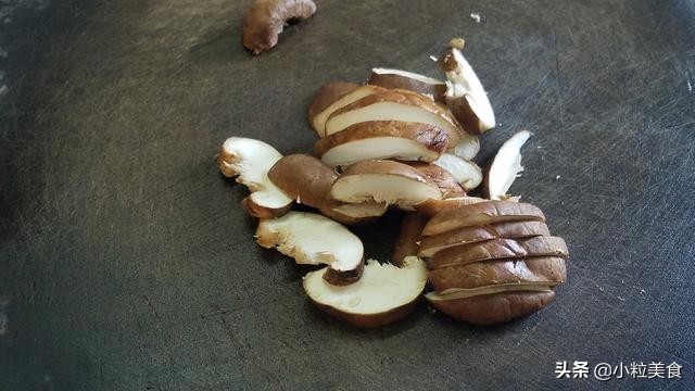 豆腐炖鱼怎么做好吃又简单视频,酸菜豆腐炖鱼汤的做法大全家常