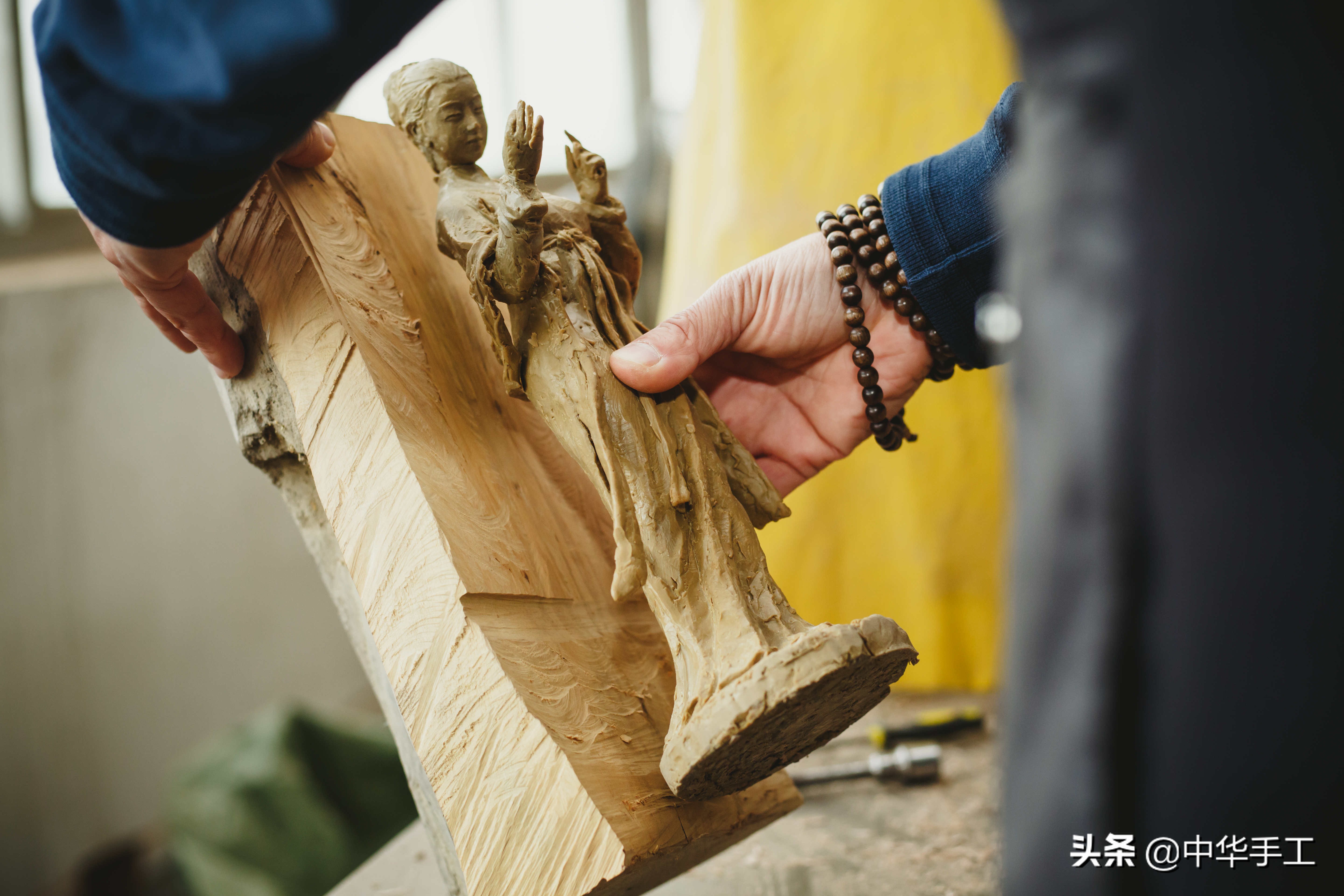 为了“办”好一场球赛，他翻遍了整个“中国足球史”