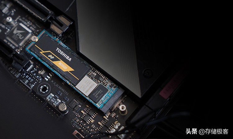 固态硬盘各种接口的特点,固态硬盘什么通道比较好