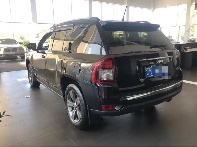 城市全地形越野,城市大切诺基