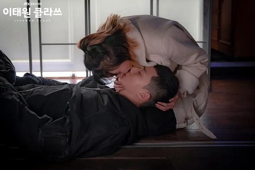 梨泰院class成长史,梨泰院class为什么不能看了