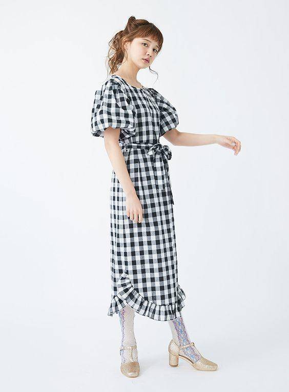 早春减龄时尚连衣裙搭配,日系连衣裙穿搭中长款秋冬