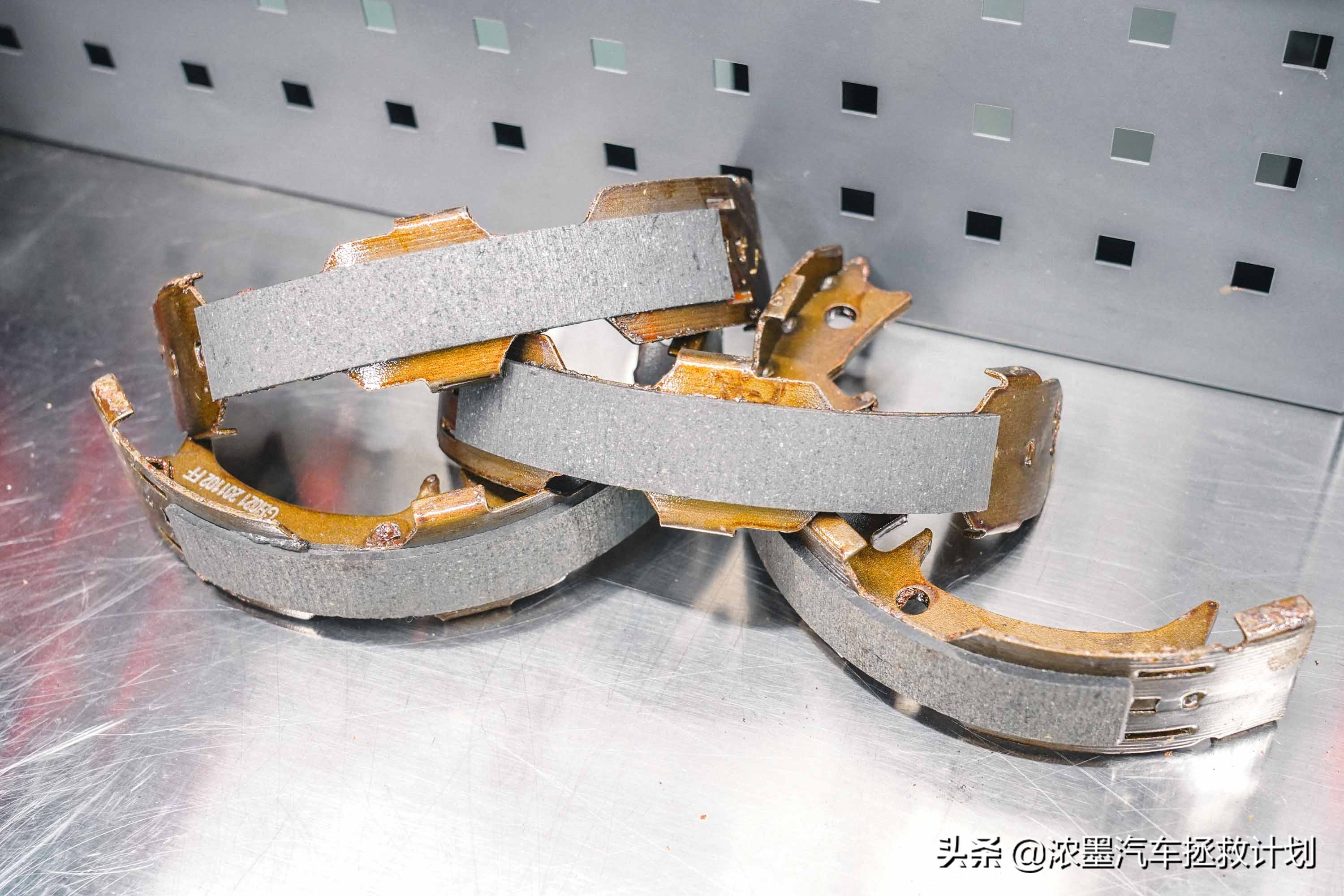 一代经典丰田普瑞维亚,丰田普瑞维亚依然经典