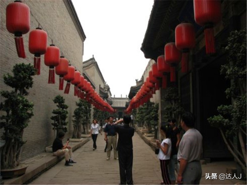 跟着小天才继续出门采购,跟着小天玩游戏