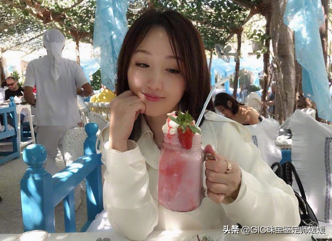 杨钰莹钻石戒指,杨钰莹戒指照片