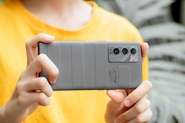 全新红米k40现在啥价,2500元买红米k70还是nova12活力版