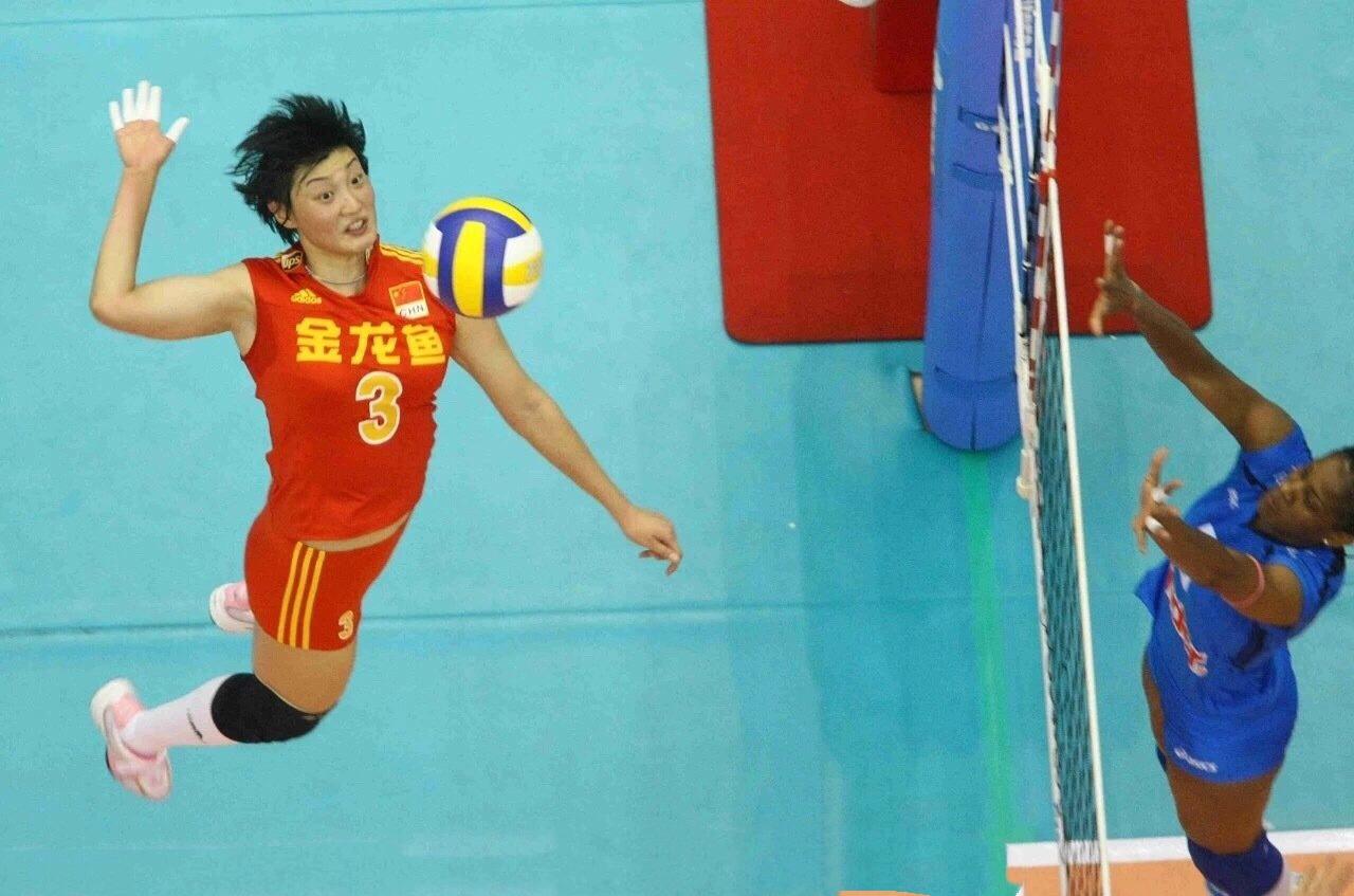 女排主教练郎平曾经有过一次婚姻,女排名将40岁结婚