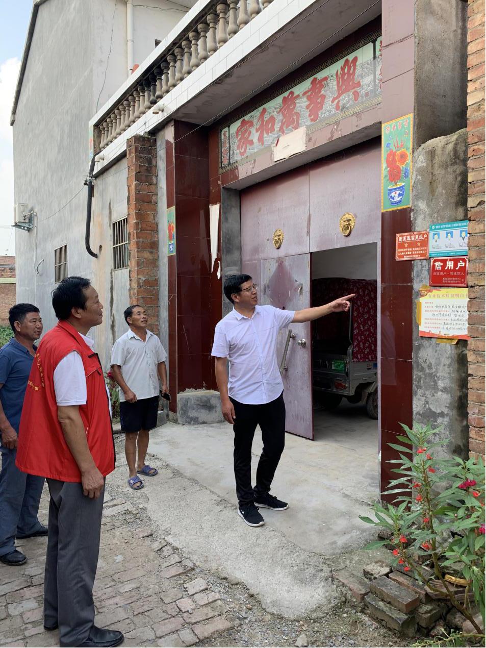 杨仕勤：坚守扶贫一线为民写忠诚