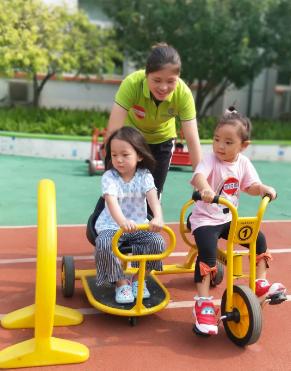 走进幼儿园快乐初体验,快乐初体验