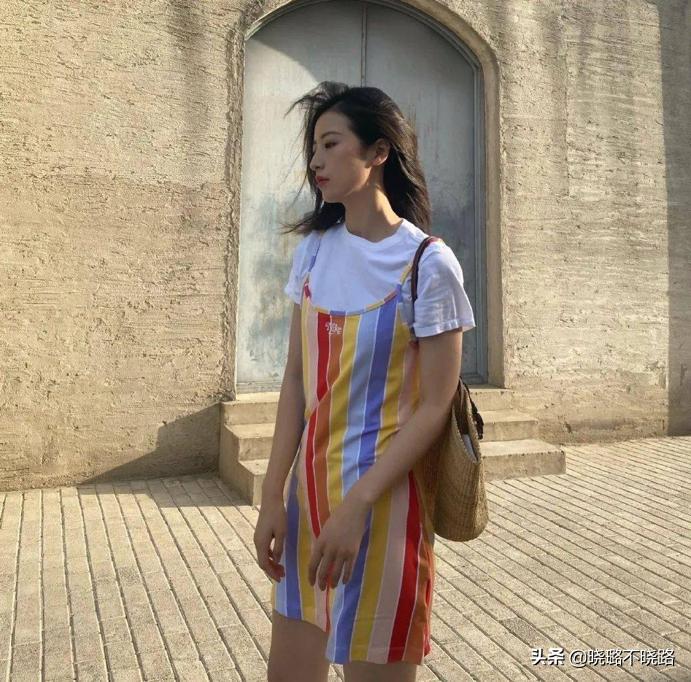 吊带裙怎么穿显瘦图片,小个子显瘦吊带裙