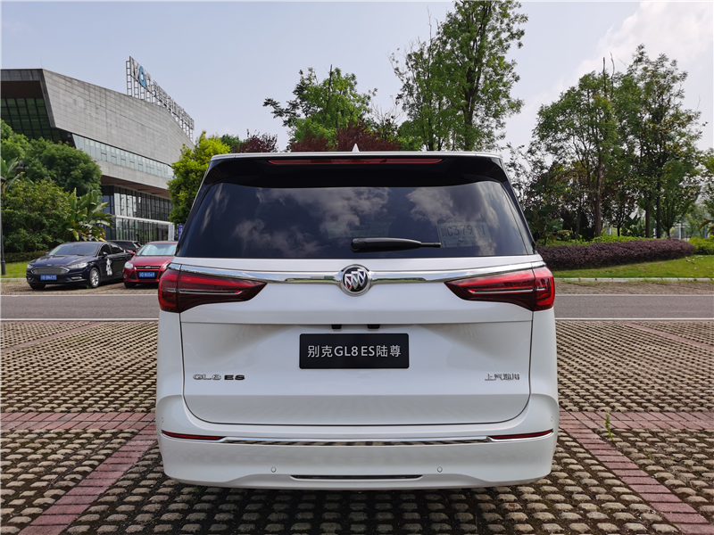 别克gl8和传祺gm8哪个舒服,奔驰v260和别克gl8哪个舒服