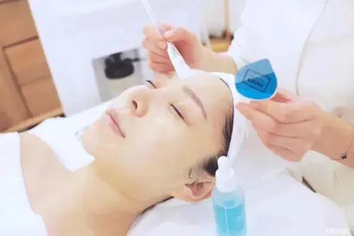 美容院员工总是招了就“跑”，怎么做才能留住他们的“心”？