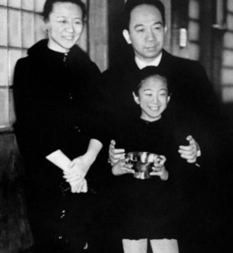 71岁的婚纱女王,71岁的华裔女王