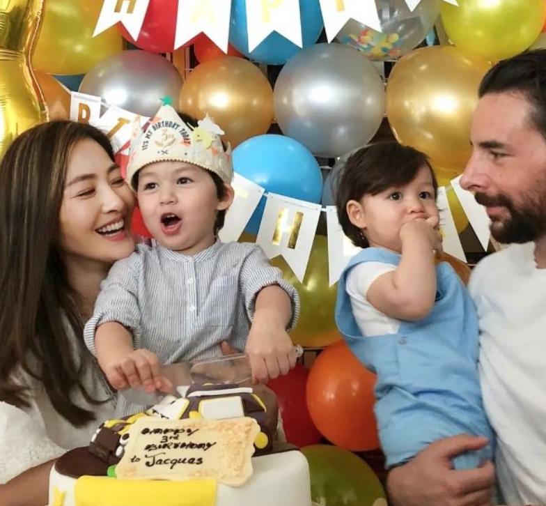 周丽淇产子后微博,周丽淇产子后首晒孕肚照