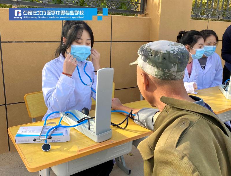 读护理五年大专学什么专业好,男生学大专高级护理专业就业前景