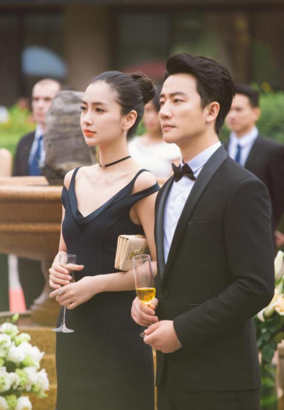 顶风作浪？香港知名艺人不避讳继续晒耐克鞋，惹网友嘲讽：真会玩