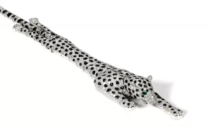 对付女人,没有一件珠宝解决不了的!