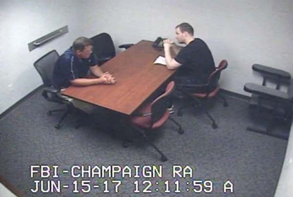 “章莹颖案”遇害现场曝光：卧室床垫沾有被害人血迹