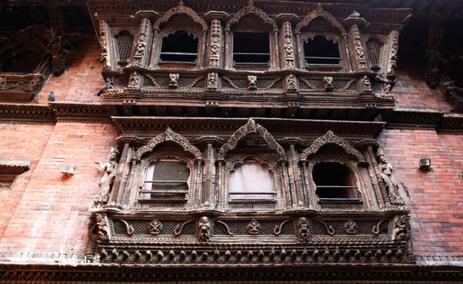 尼泊尔“活女神”双脚不能沾地，初潮就退位，无人敢娶