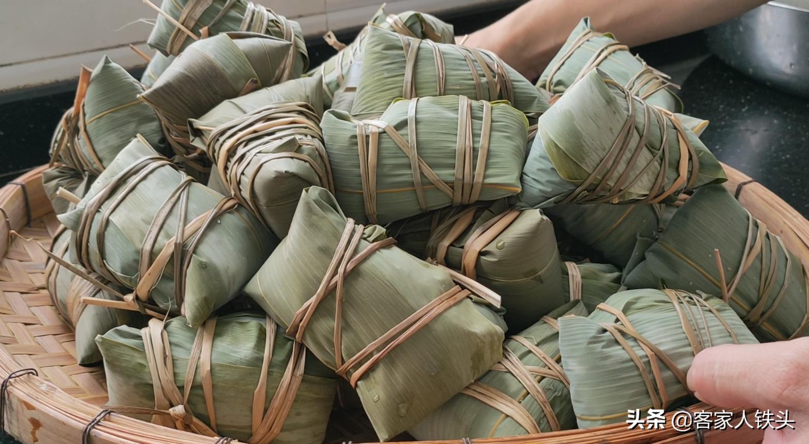 端午节必备美食竹筒粽子,端午粽子传统美食就是这个味