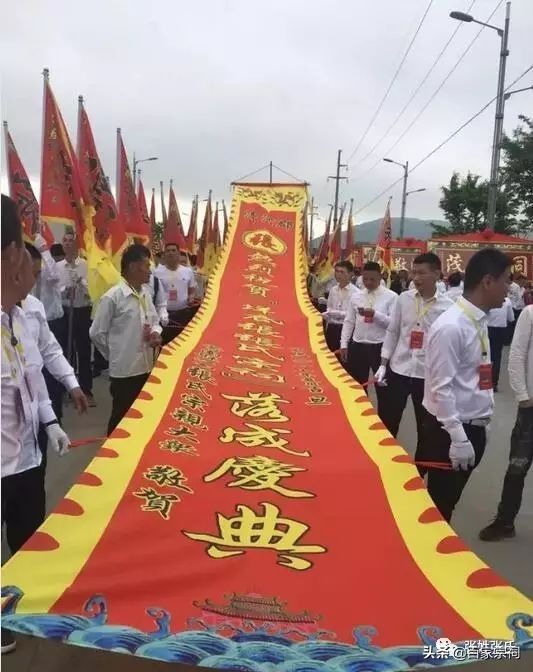 阜南张氏祠堂落成庆典仪式,张氏祠堂唱戏人山人海