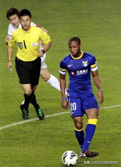 马竞前锋微商处购买厂货球鞋作秀，欧美球星居然还自己掏钱买球鞋