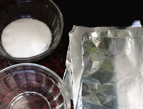 腌的鸭蛋不咸可直接放盐吗,腌咸鸭蛋怎么不咸还有油