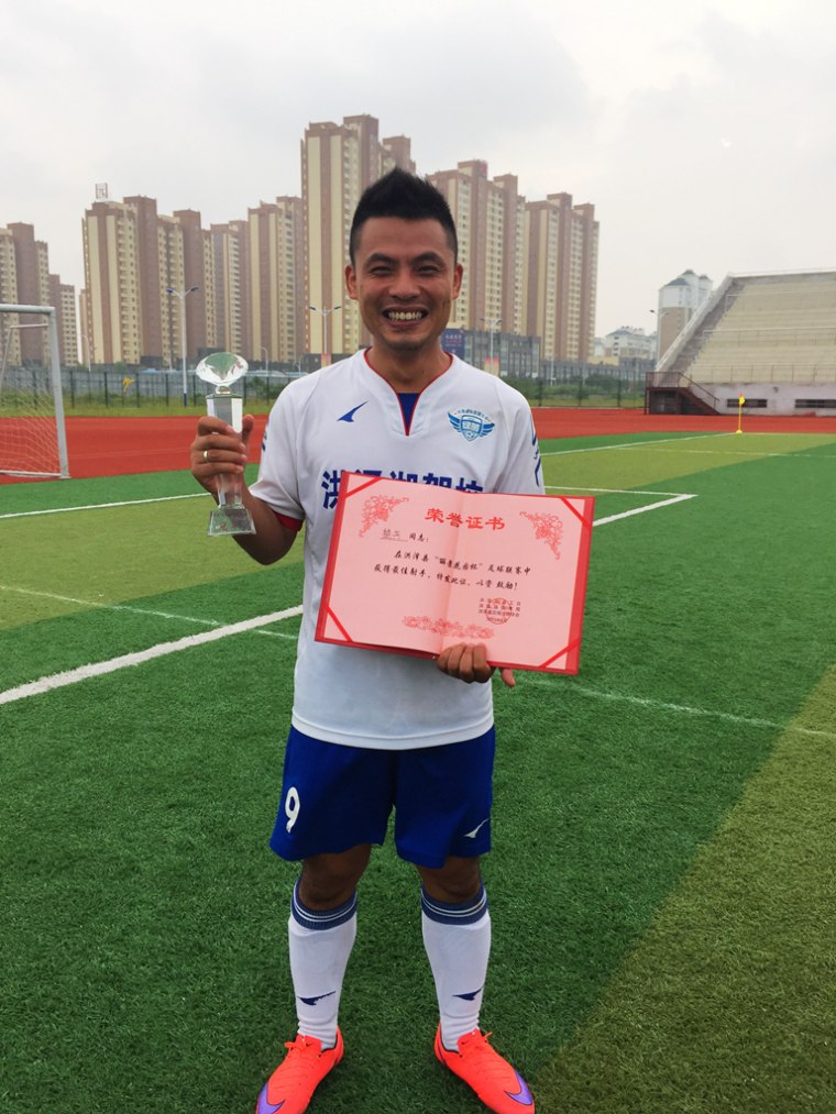 洪泽“足球小子”楚兵：大手牵小手，共筑足球梦