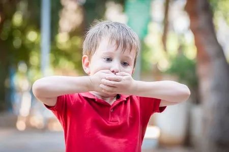 儿童腺样体牙齿变形矫正最佳年龄,孩子牙齿有些不发育
